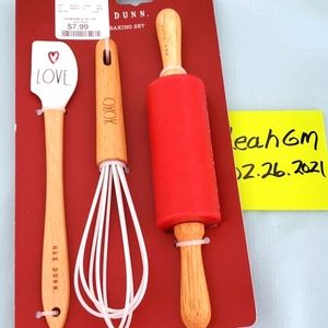 BNWT Rae Dunn Children's Baking Set
